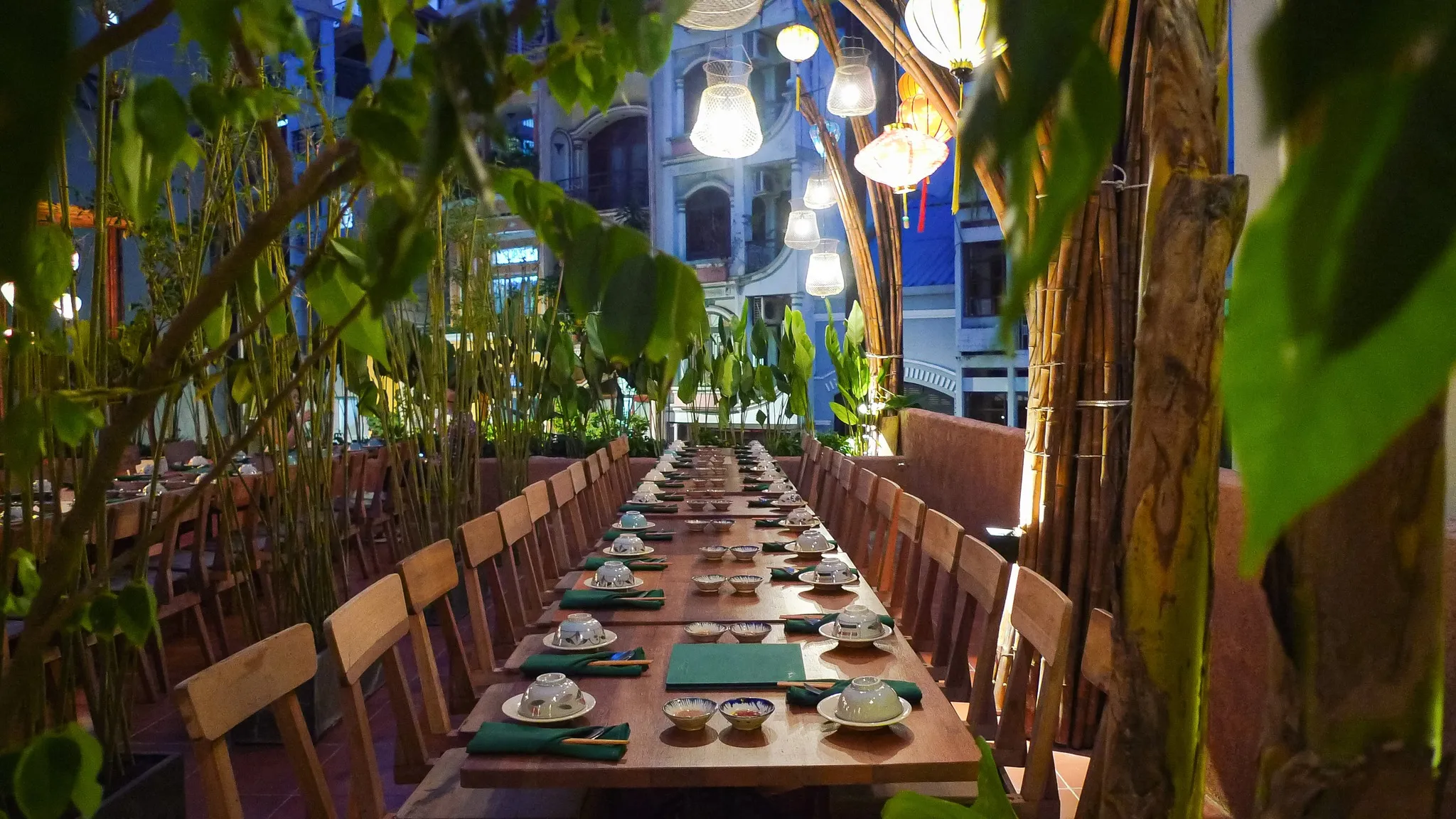 🌿 Discover Secret Garden Vietnamese Restaurant: A Hidden Culinary Oasis Near Silverland Ben Thanh Hotel 🍽️
